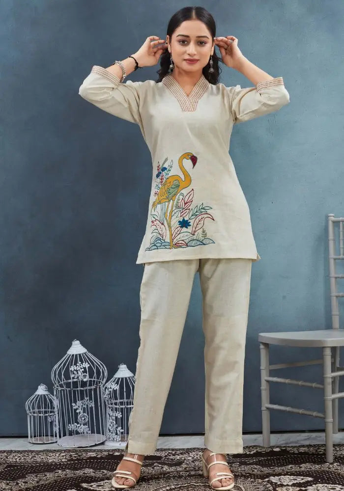 Flamingo embroidered kurta set - embroidery detail