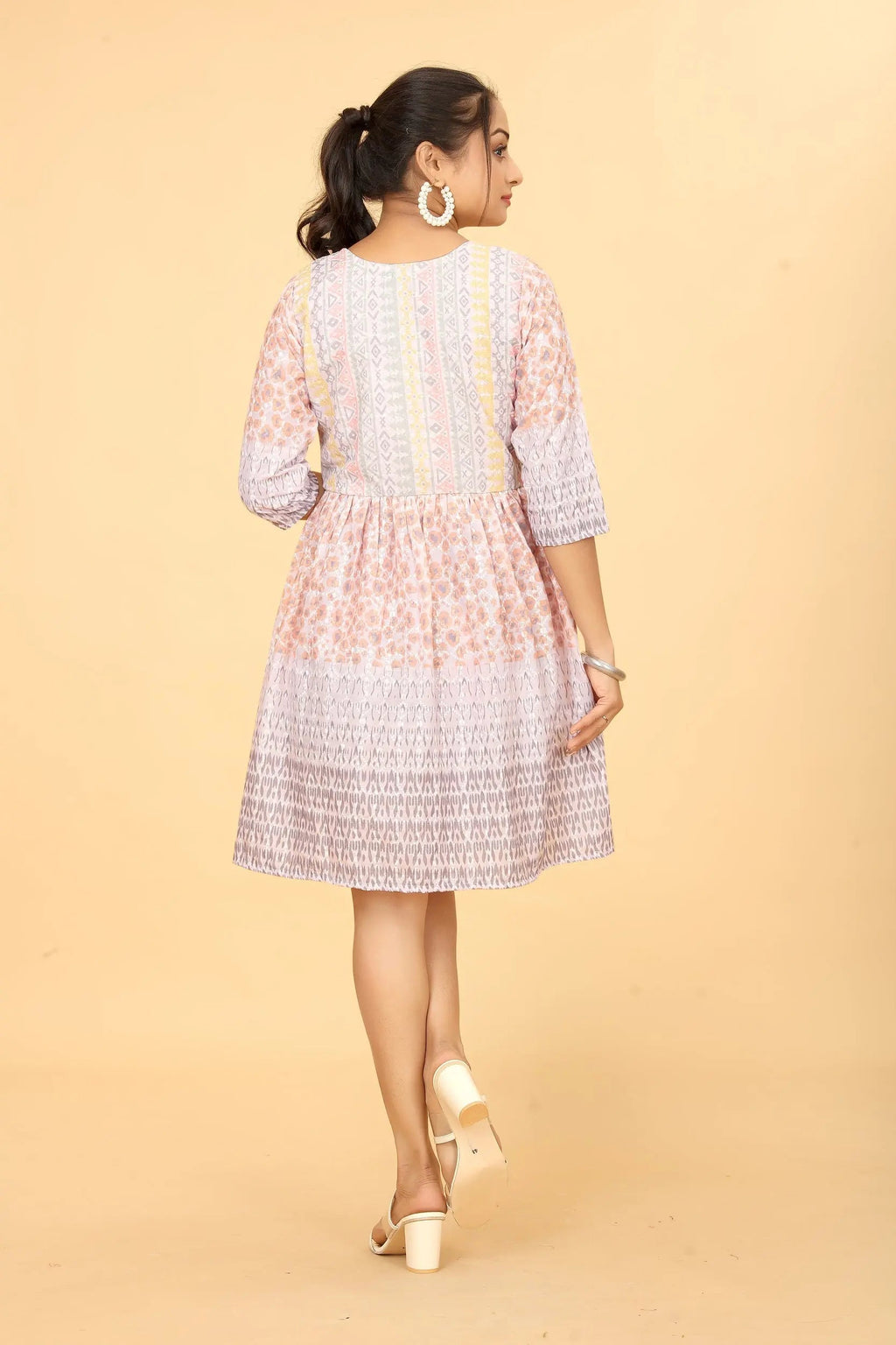 White lace print tunic for women - side view