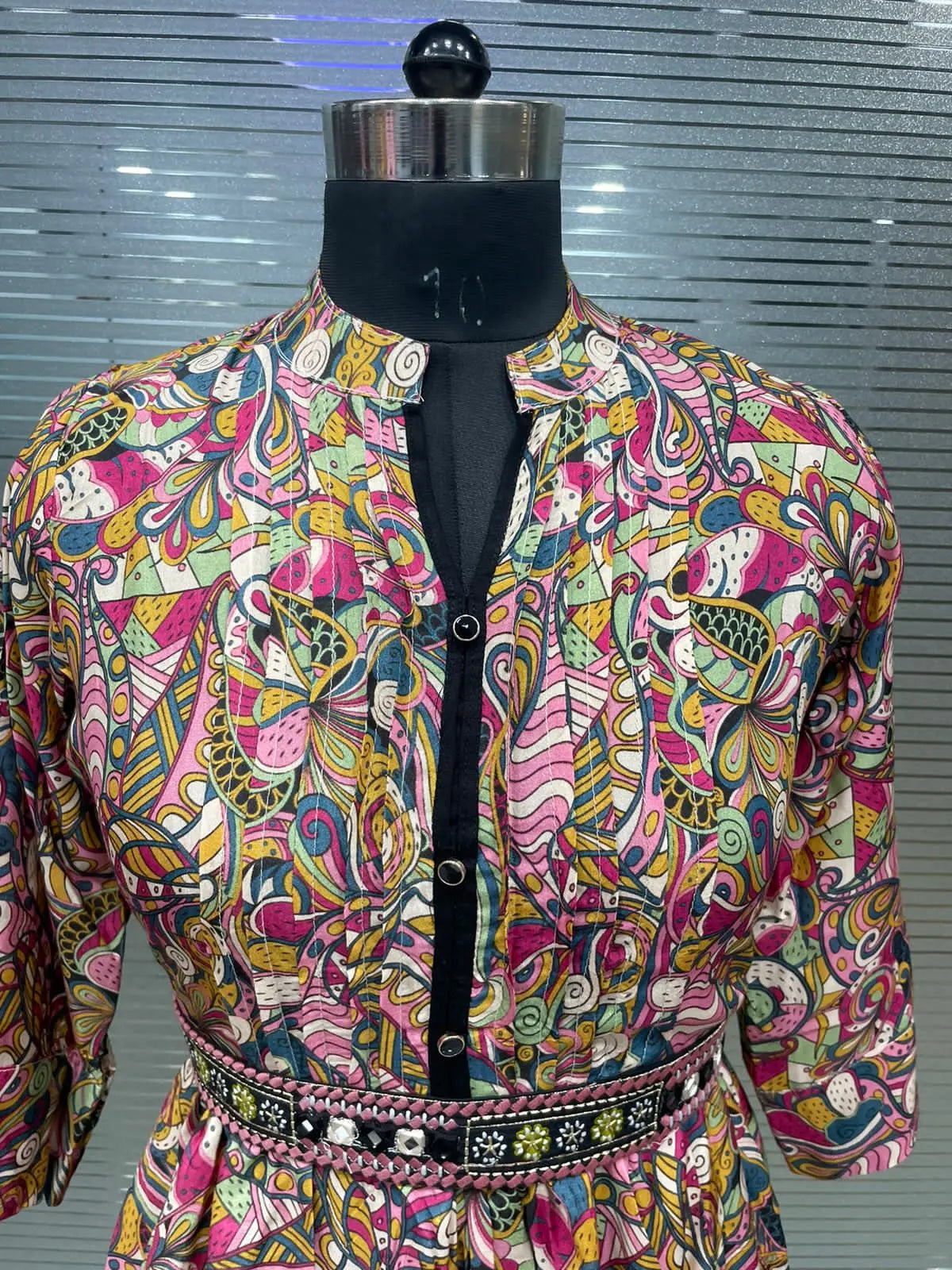 Printed heavy cotton tunic for women - fabric detail
