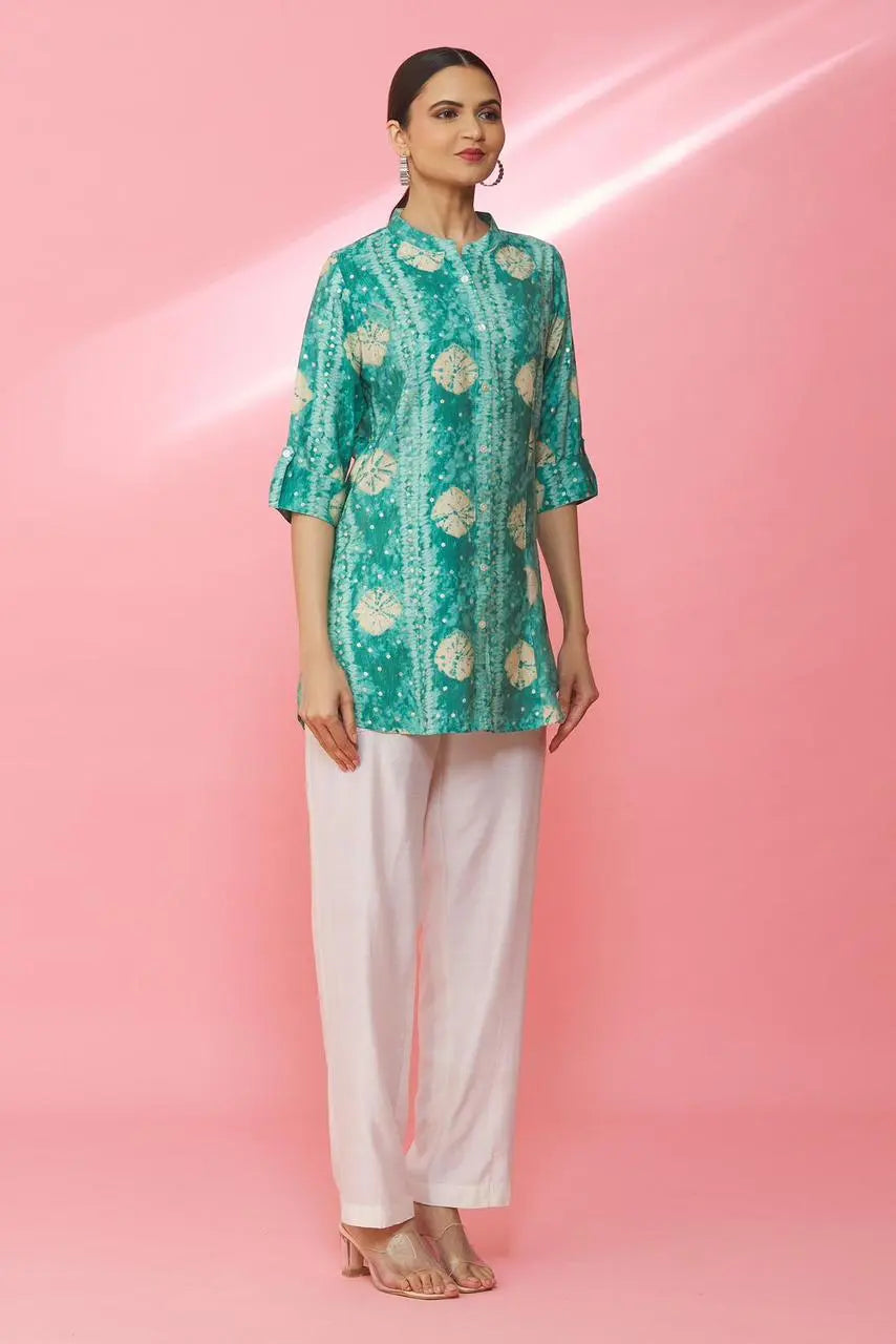 Green geometric shirt for women - styled look